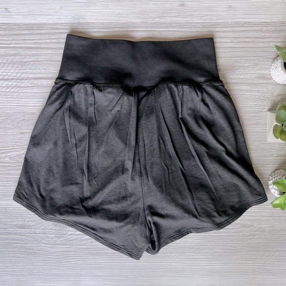 GYMSHARK two layer running shorts size M - Picture 8 of 12